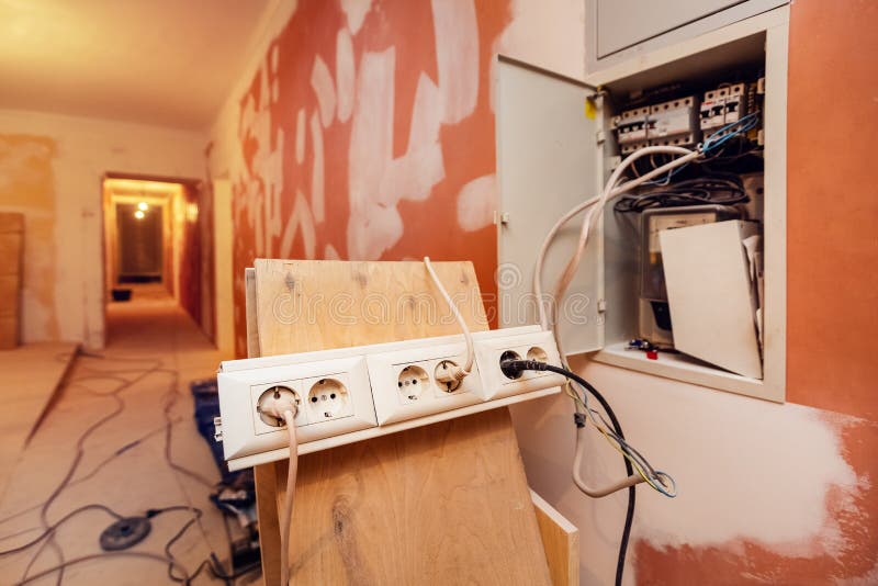 Temporary Electrical Outlets for Constructions Tools and Gears is