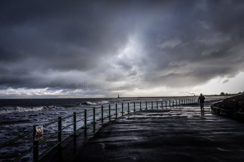 Tempête chez Seaburn image libre de droits Tempête chez Seaburn image libre de droits
