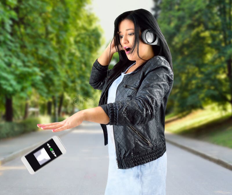 Tenga cuidado con el teléfono imagenes de archivo Tenga cuidado con el teléfono imagenes de archivo
