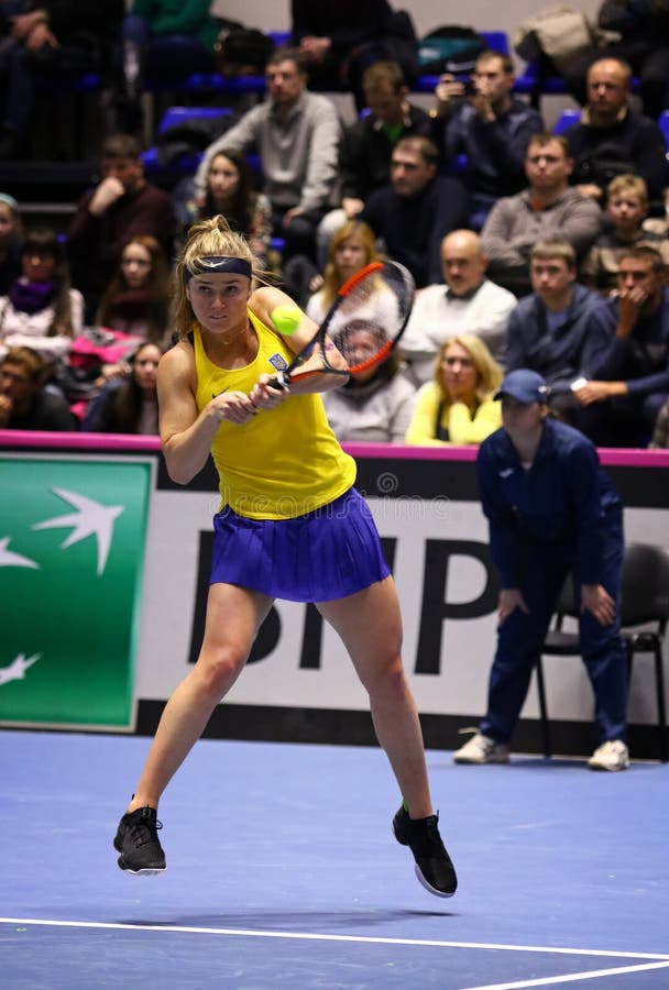 Tennis de FedCup : Australie de l'Ukraine v à Kharkiv, Ukraine photo libre de droits Tennis de FedCup : Australie de l'Ukraine v à Kharkiv, Ukraine photo libre de droits