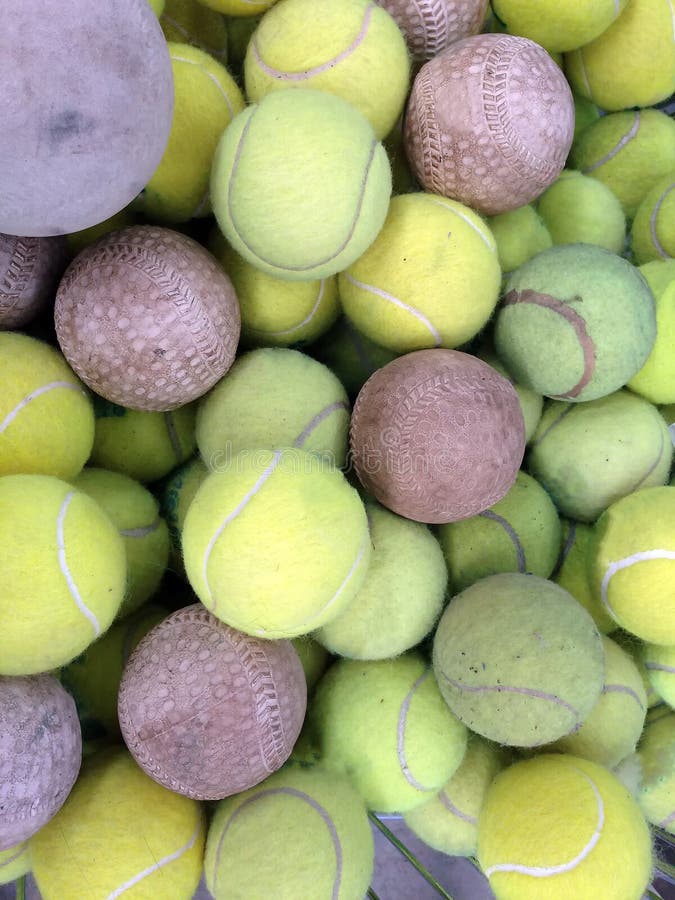 Tennisbal met softball stock foto. Image of trainer, staking 50159946