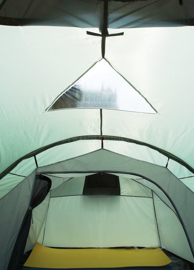 Havoc Chronisch Shilling Tent binnen stock foto. Image of kamp, buiten, picknick - 2780084