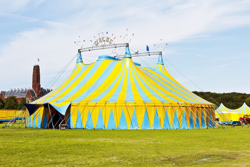 Tente de cirque colorée photos stock Tente de cirque colorée photos stock