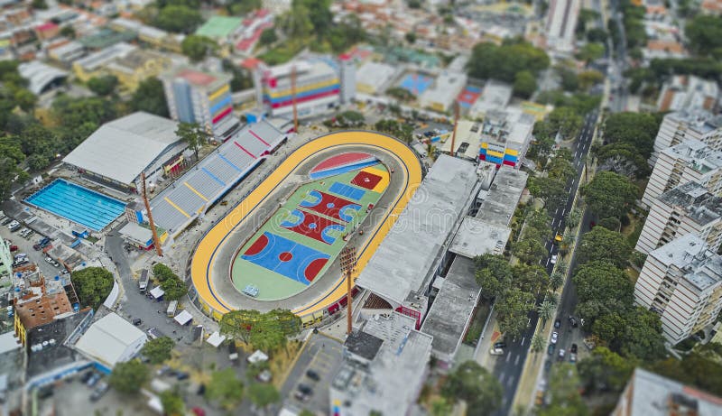 加拉加斯委内瑞拉2022年5月 : 多港体育综合体Teo Caprime自行车场. 微型倾斜位移效应. 免版税图库摄影