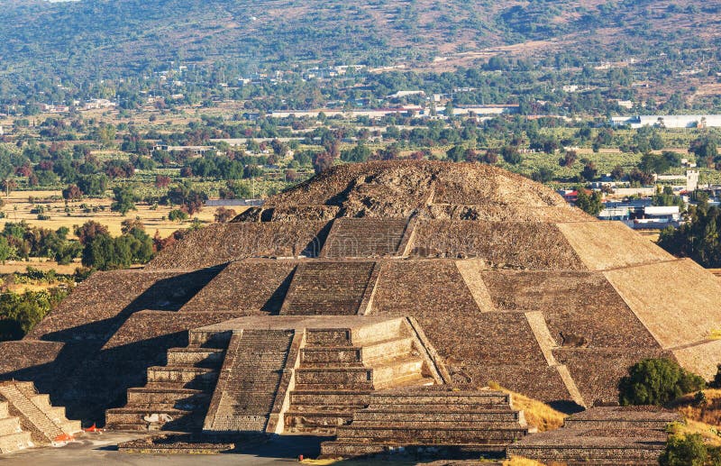 Teotihuacan pyramids stock photo. Image of aztecs, kukulkan - 10735870