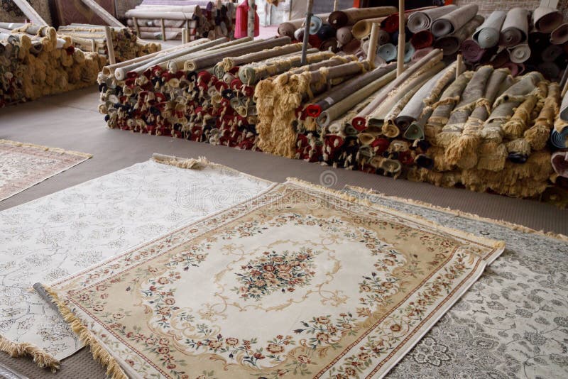 Teppichgeschäft in Markt Masafi Freitag auf Dubai-Fujairah-Straße stockfotografie Teppichgeschäft in Markt Masafi Freitag auf Dubai-Fujairah-Straße stockfotografie