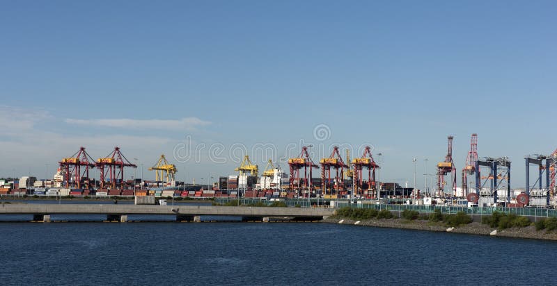 Terminal de récipient de transports maritimes de botanique de port photographie stock libre de droits Terminal de récipient de transports maritimes de botanique de port photographie stock libre de droits