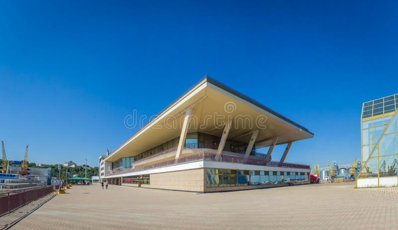 Terminal pour passagers en Odessa Sea Port photographie stock Terminal pour passagers en Odessa Sea Port photographie stock