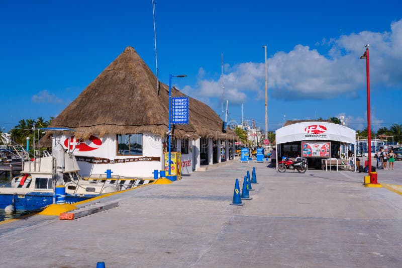 Terminal promowy do Holbox Island Meksyk. Holbox Mexico 9 lutego 2025 r. : Widok terminalu promowego Holbox Express głównego punktu wejścia na wyspę Holbox Island