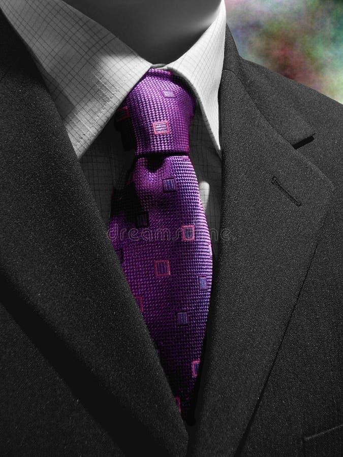 terno preto camisa roxa