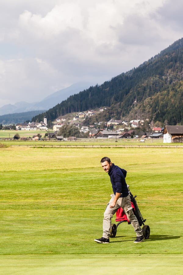 Terrain de golf autrichien photo stock Terrain de golf autrichien photo stock