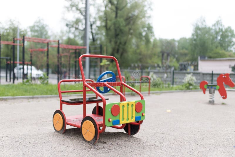 Terrain de jeu ext?rieur pour des enfants photo stock Terrain de jeu ext?rieur pour des enfants photo stock