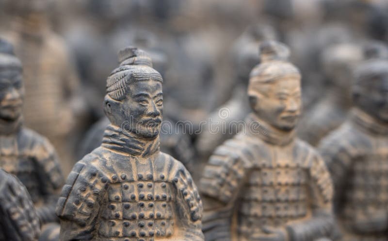 Terrakottaarmékrigare som begravas i kejsaregravvalv utanför Xian China royaltyfria foton Terrakottaarmékrigare som begravas i kejsaregravvalv utanför Xian China royaltyfria foton