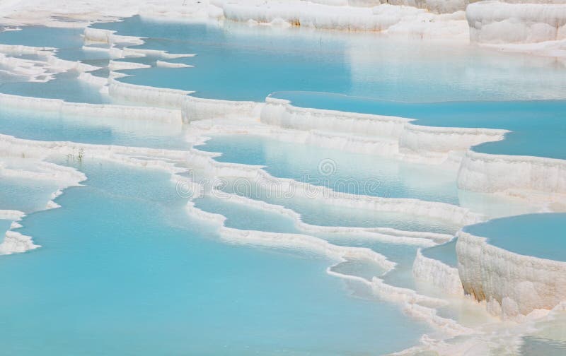 Terrasses de travertin dans Pamukkale image stock Terrasses de travertin dans Pamukkale image stock