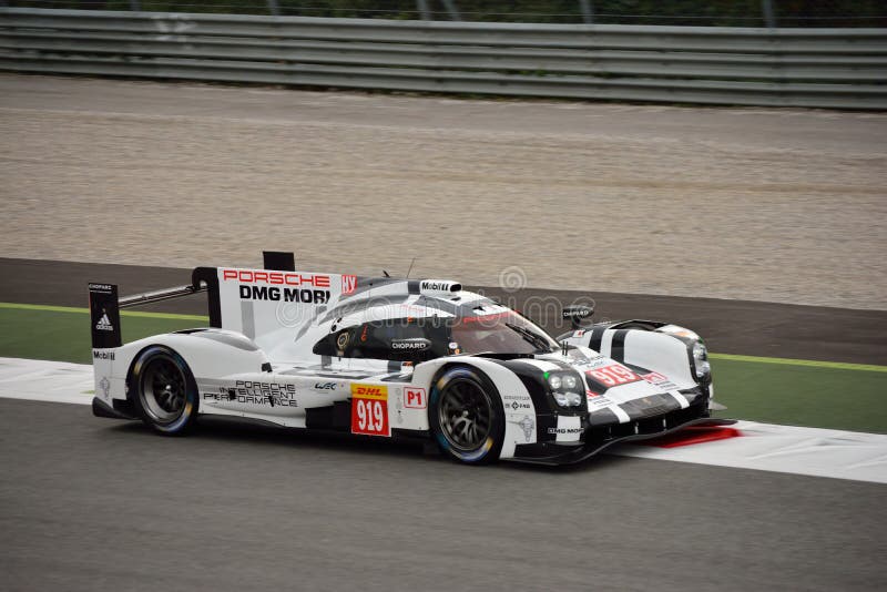 Teste do híbrido 2015 de Porsche 919 em Monza