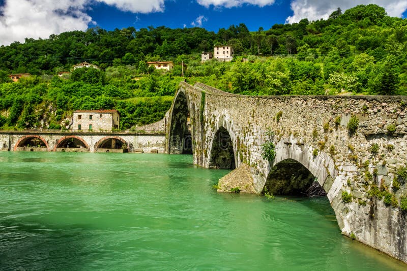 Teufel-Brücke Lucca lizenzfreie stockfotografie Teufel-Brücke Lucca lizenzfreie stockfotografie