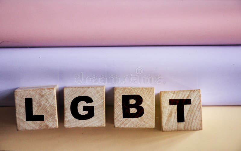 Texte lgbt sur le concept de bois de tolérance de cubes image libre de droits