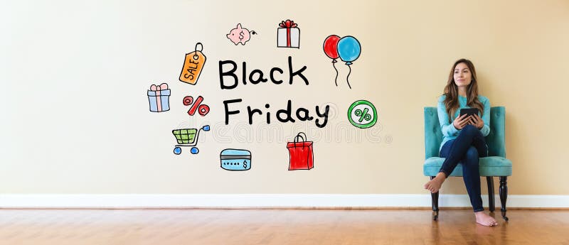 Texto de Black Friday con la mujer joven que sostiene una tableta foto de archivo libre de regalías Texto de Black Friday con la mujer joven que sostiene una tableta foto de archivo libre de regalías