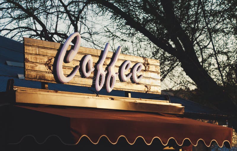 Textotez le coffe au-dessus d'une boutique images stock Textotez le coffe au-dessus d'une boutique images stock