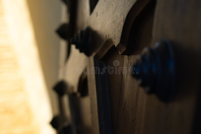 Textura, puerta de madera vieja a partir de la era medieval fotografía de archivo Textura, puerta de madera vieja a partir de la era medieval fotografía de archivo