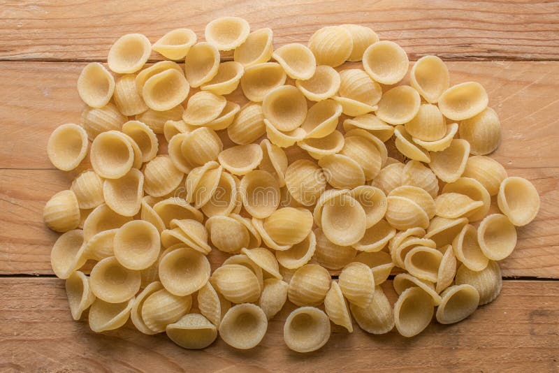 Texture Crue De Forme De Pâtes D'Orecchiette Image stock - Image du  traditionnel, pâtes: 132899533