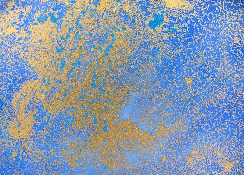 Textură lichidă albastră și aurie, acuarelă colorată desenată cu o ilustrație abstractă stock photo