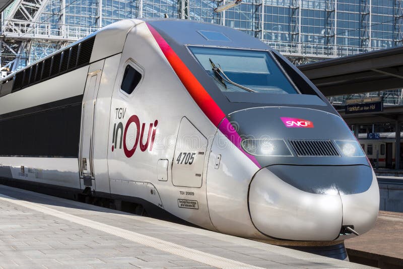 Tgv в поезде oui во Франкфурте-на-Майне hesse Германии стоковое фото rf Tgv в поезде oui во Франкфурте-на-Майне hesse Германии стоковое фото rf