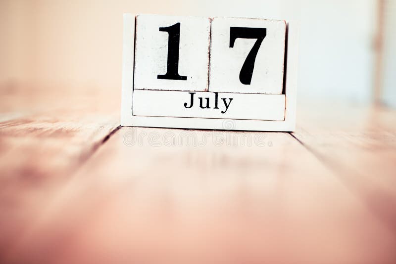 17. júl - 17. júl - Národný deň lotérie Národný deň broskyňovej zmrzliny. Národný deň tetovania. Nesprávny spôsob Corrigan Day. Národný