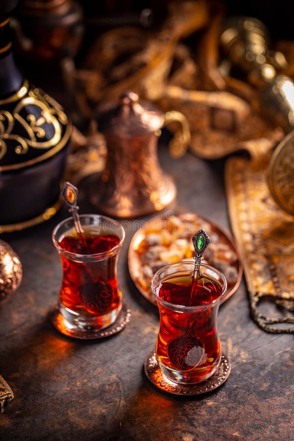 Th? turc dans des tasses traditionnelles photos libres de droits Th? turc dans des tasses traditionnelles photos libres de droits