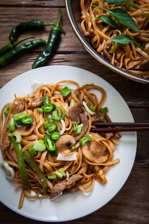 Thai beef noodles stock image. Image of white, cuisine 89009685