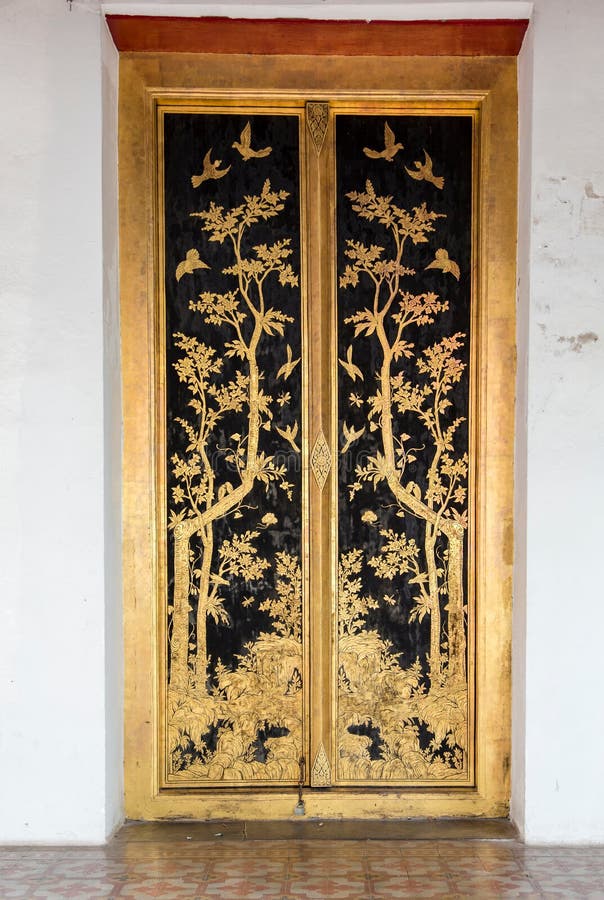 Thai Craft : LAI THAI pattern in Temple and Museum Door stock photo Thai Craft : LAI THAI pattern in Temple and Museum Door stock photo