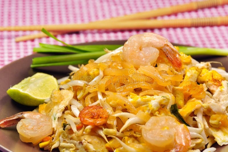 Thai stir fried noodles