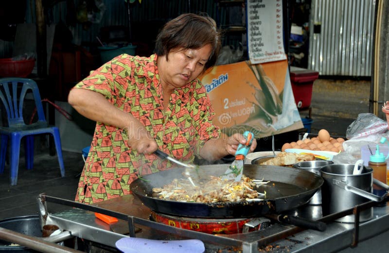 thai thailand för bangkok matlagningblock kvinna royaltyfri foto thai thailand för bangkok matlagningblock kvinna royaltyfri foto