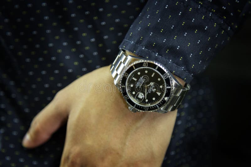 rolex watch in hand pics