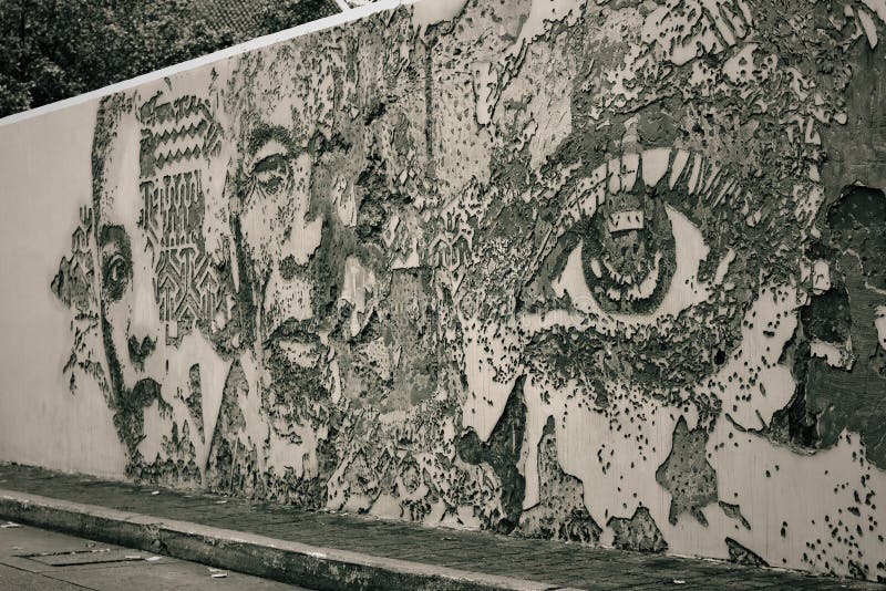 Thailand - 1 Augustus 2018: graffitimuur rond Bangrak-Road, Bangkok Thailand stock afbeelding Thailand - 1 Augustus 2018: graffitimuur rond Bangrak-Road, Bangkok Thailand stock afbeelding