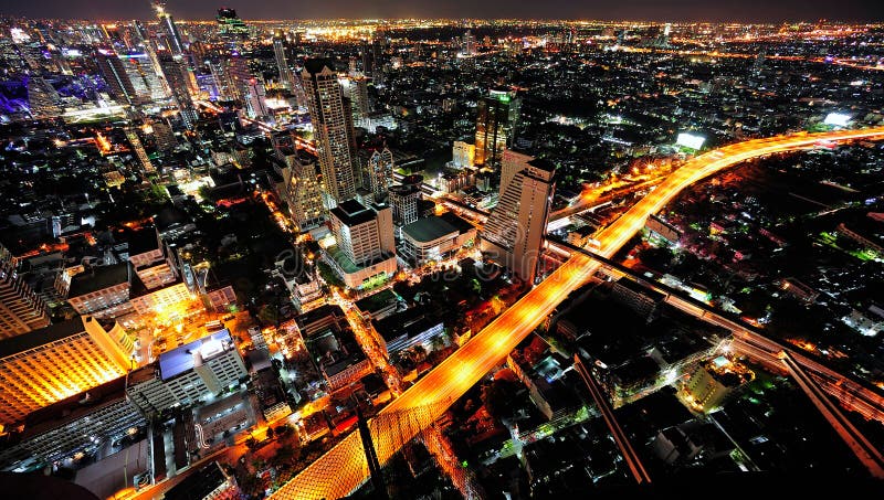 Thailand Bangkok einen Nachthimmel Blick auf die Stadt am Ende des nachmittags.