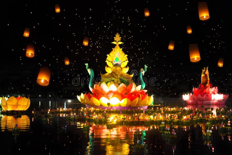 Thailands Loy Krathong Festival tradizionale fotografie stock libere da diritti Thailands Loy Krathong Festival tradizionale fotografie stock libere da diritti