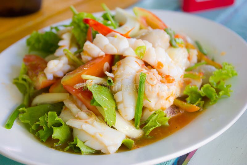 Thailändische Nahrungsmittelwürziger Kalmar-Curry