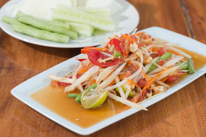 Thailändischer würziger Papaya-Salat stockbilder Thailändischer würziger Papaya-Salat stockbilder