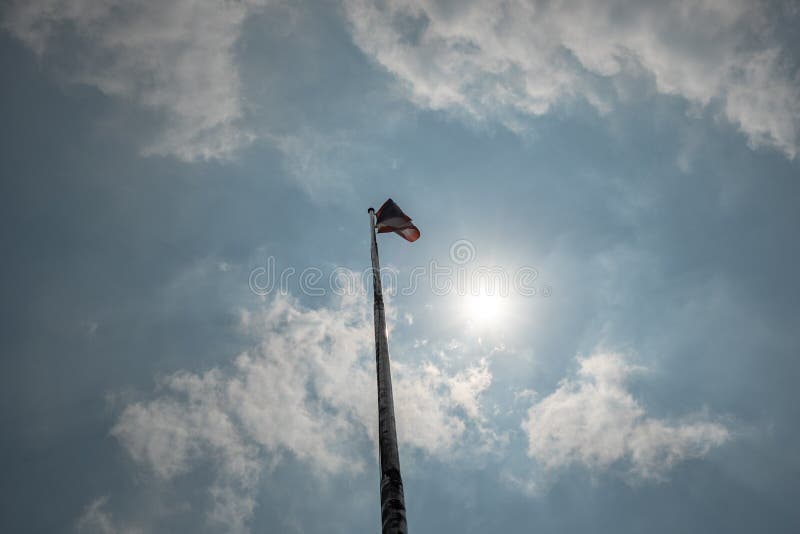 Thailändsk flagga av Thailand på himmelbakgrunden - 19 April 2019 royaltyfria bilder Thailändsk flagga av Thailand på himmelbakgrunden - 19 April 2019 royaltyfria bilder