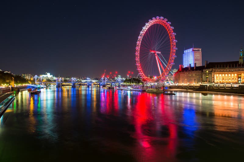 Thames rzeka przy nocą fotografia stock Thames rzeka przy nocą fotografia stock
