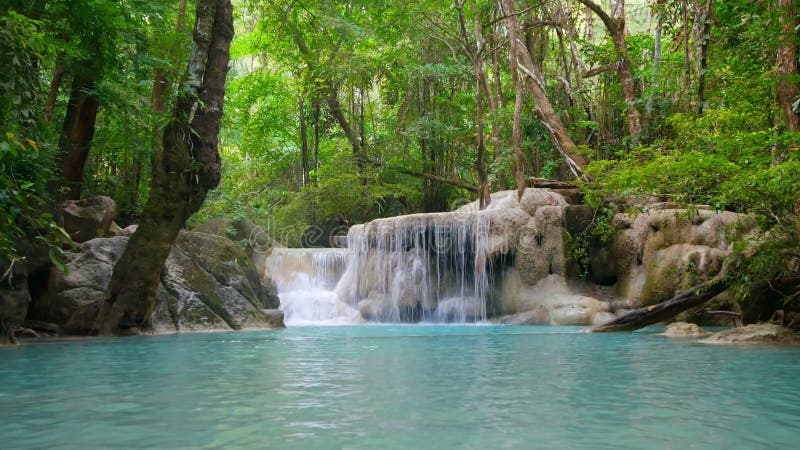 Thaïlande erawan kanchanaburi tir de chariot en cascade