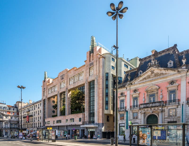 Theater, das nahe Quadrat von Restauradores in Lissabon - Portugal errichtet lizenzfreie stockfotografie Theater, das nahe Quadrat von Restauradores in Lissabon - Portugal errichtet lizenzfreie stockfotografie