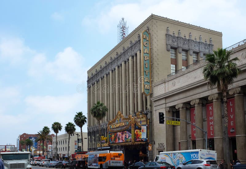 Theater EL Capitan ist ein völlig wieder hergestellter Filmpalast auf Hollywood-Boulevard lizenzfreie stockfotos Theater EL Capitan ist ein völlig wieder hergestellter Filmpalast auf Hollywood-Boulevard lizenzfreie stockfotos