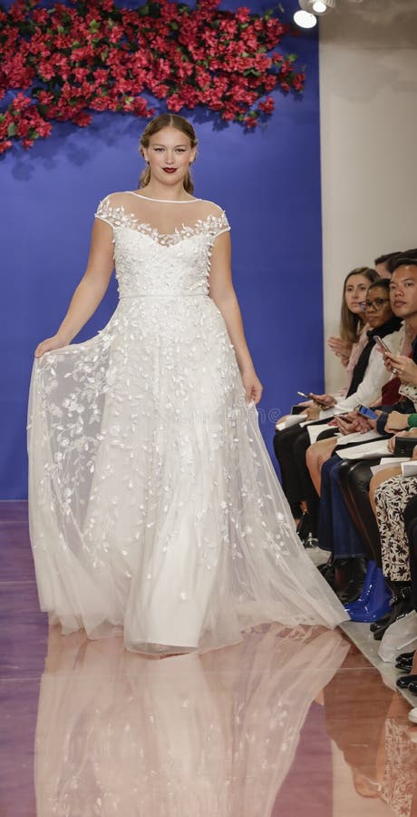 Theia Bridal Fall 2020 stock photos Theia Bridal Fall 2020 stock photos