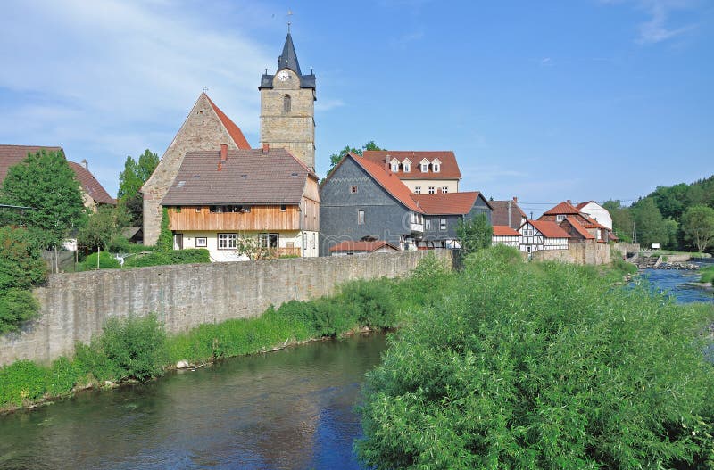 Themar, fiume di Werra, foresta di Thuringian, Germania immagine stock Themar, fiume di Werra, foresta di Thuringian, Germania immagine stock