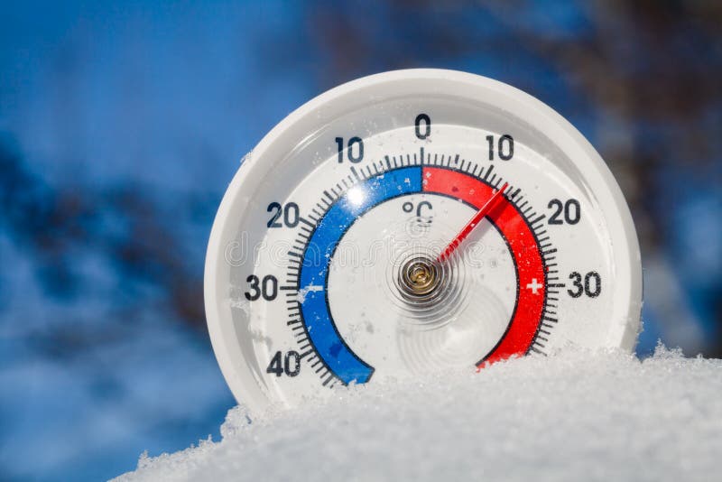 https://thumbs.dreamstime.com/b/thermometer-celsius-scale-melting-snow-showing-plus-degree-temperature-warm-spring-weather-global-warming-concept-112477688.jpg