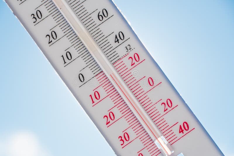 Термометр с отрицательной температурой. Термометр с минусовой температурой фото. Термометр для холодильников минусовая температура. Картинка минусовая температура.