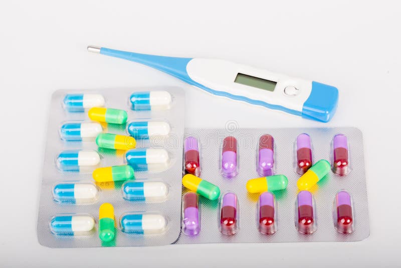 Thermometer met drug stock foto. Image of celsius, kliniek 70253012