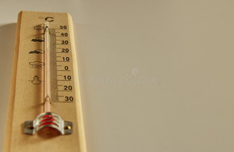 Thermomètre en bois photo stock Thermomètre en bois photo stock